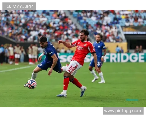 足总杯精彩对决拜仁狂胜本菲卡乌龙球引发全场热潮战术解析 足总杯精彩对决拜仁狂胜本菲卡乌龙球引发全场热潮战术解析