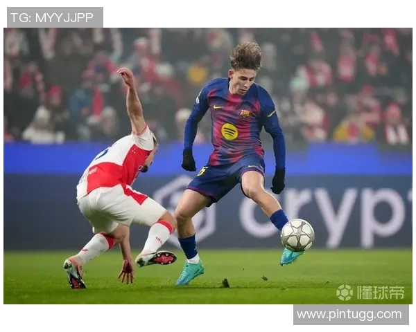 欧冠激战巴萨与巴黎圣日耳曼战成平局乌龙球引发全场热议与争议判罚