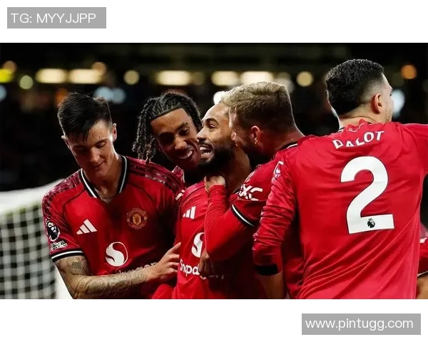 里昂大胜曼联五球狂潮红牌事件引发全场热议 里昂大胜曼联五球狂潮红牌事件引发全场热议