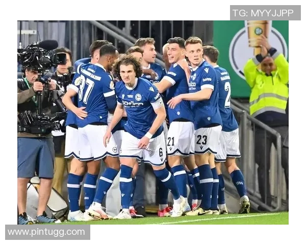 德甲经典对决尤文图斯与皇马激战成平局冷门瞬间引发全场沸腾