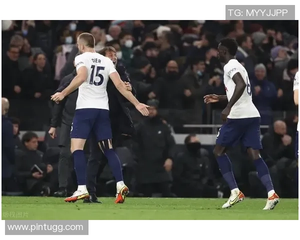 英超激战尤文图斯大胜利物浦争议判罚引发全场热议