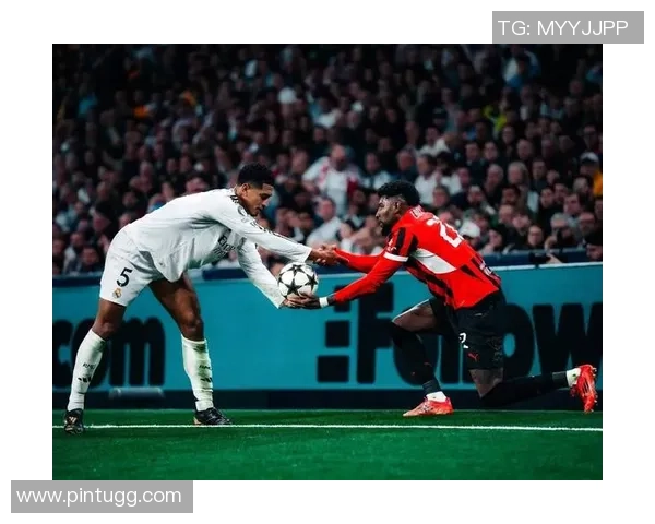 AC米兰狂胜国米五球大捷帽子戏法点燃世界杯激情瞬间 AC米兰狂胜国米五球大捷帽子戏法点燃世界杯激情瞬间