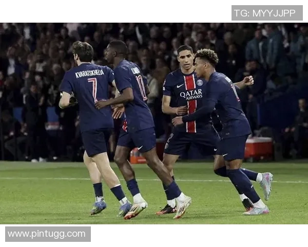 欧联杯精彩对决巴黎圣日耳曼大胜曼联神扑瞬间引发转会传闻热潮 欧联杯精彩对决巴黎圣日耳曼大胜曼联神扑瞬间引发转会传闻热潮